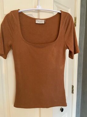 Dress Forum Ribbed Square Scoop Top Small